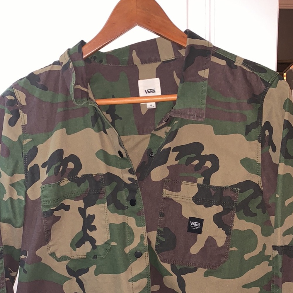 Women’s vans button down shirt size medium